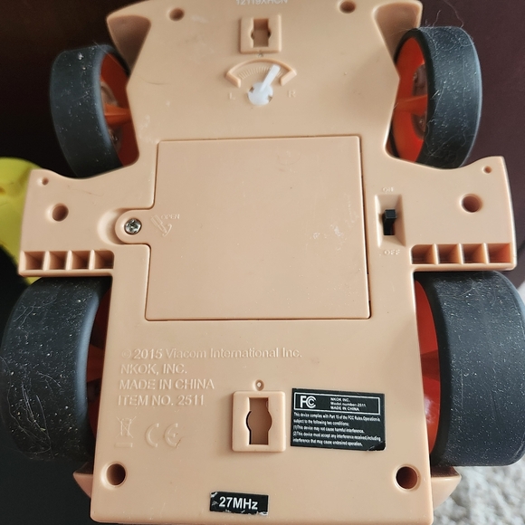 2015 Spongebob SquarePants Remote Control RC Krabby Patty Car-Works - Picture 4 of 4